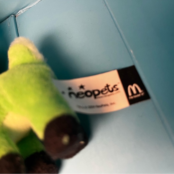 Neopets 2004 McDonald's Happy Meal Toy - Green Ixi Plushie - Picture 6 of 9